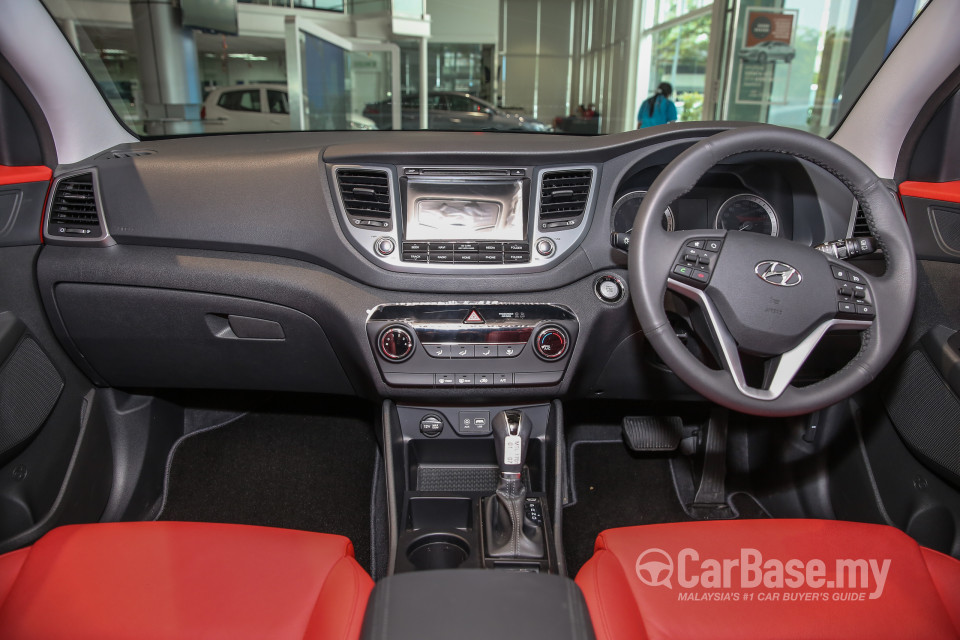 Hyundai Tucson TL (2015) Interior