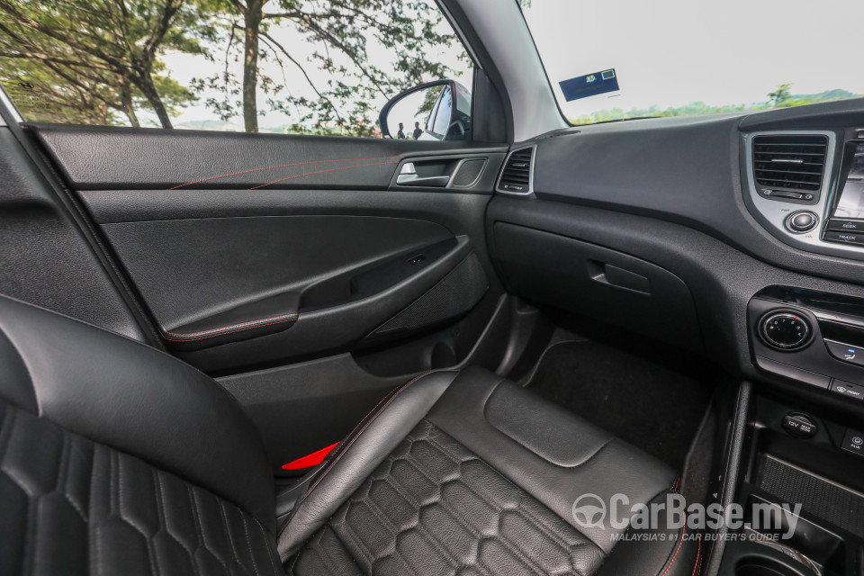 Hyundai Tucson TL (2015) Interior