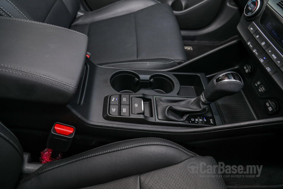 Toyota Fortuner AN160 (2016) Interior