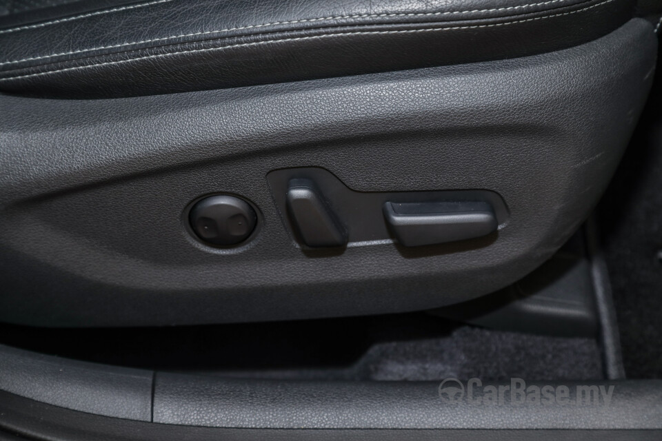 Toyota Camry XV70 Facelift (2022) Interior