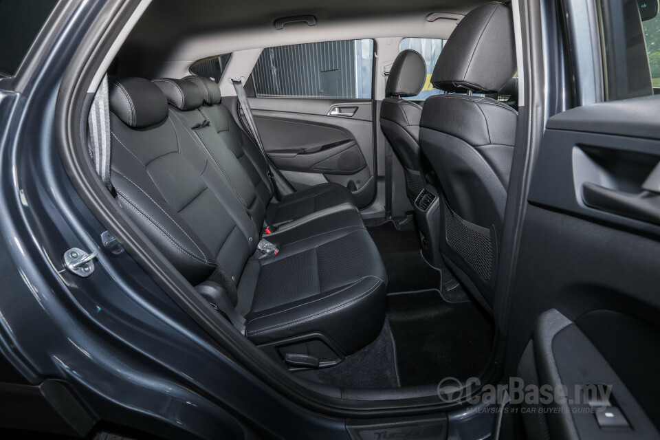 Perodua Aruz D38L (2019) Interior