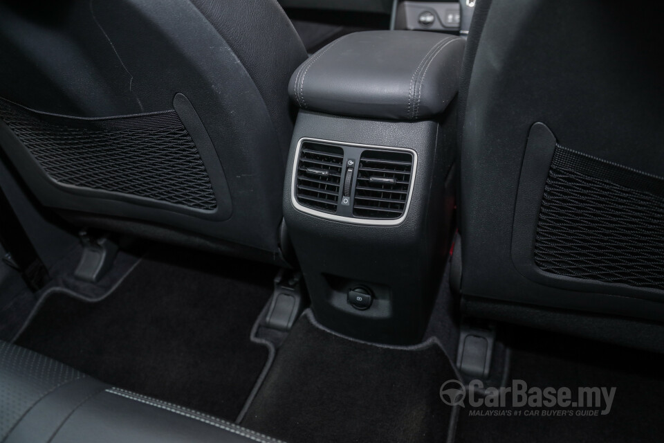 Toyota Camry XV70 Facelift (2022) Interior