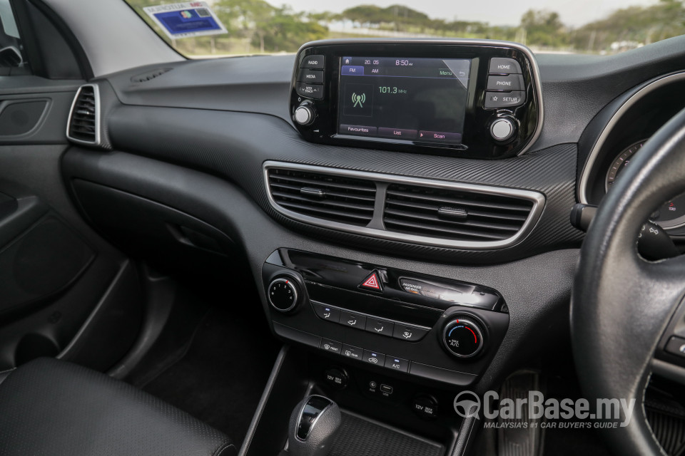 Hyundai Tucson TL (2015) Interior