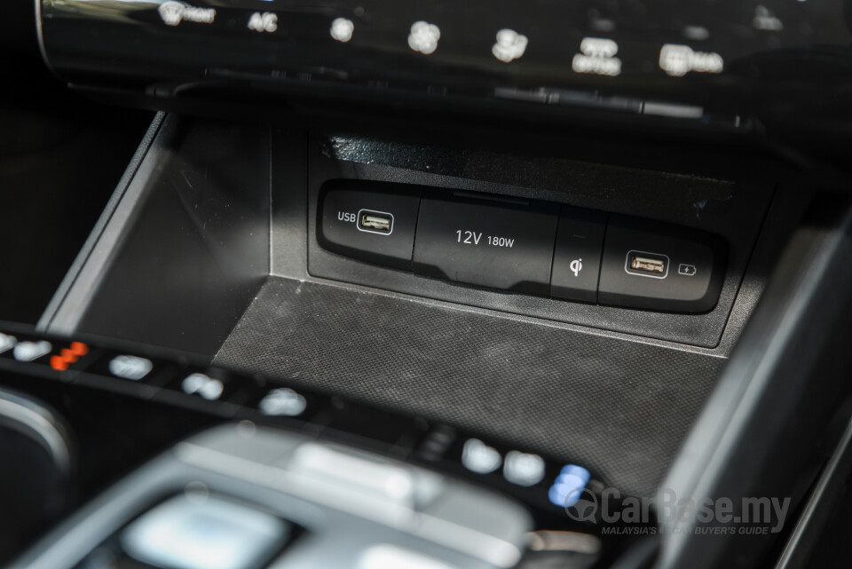Hyundai Tucson NX4 (2023) Interior
