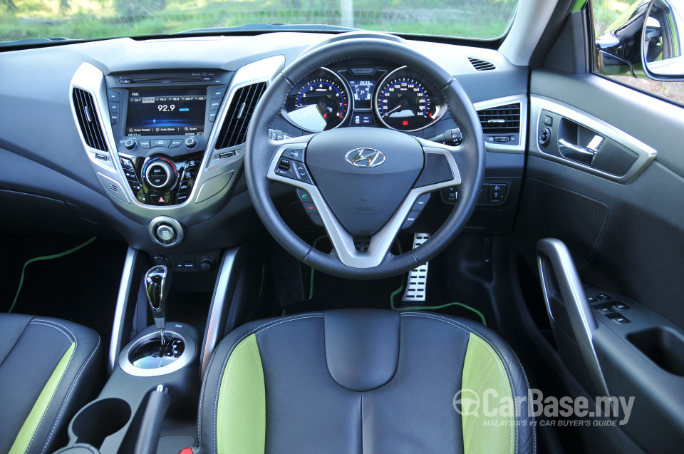 Hyundai Veloster Mk1  (2012) Interior