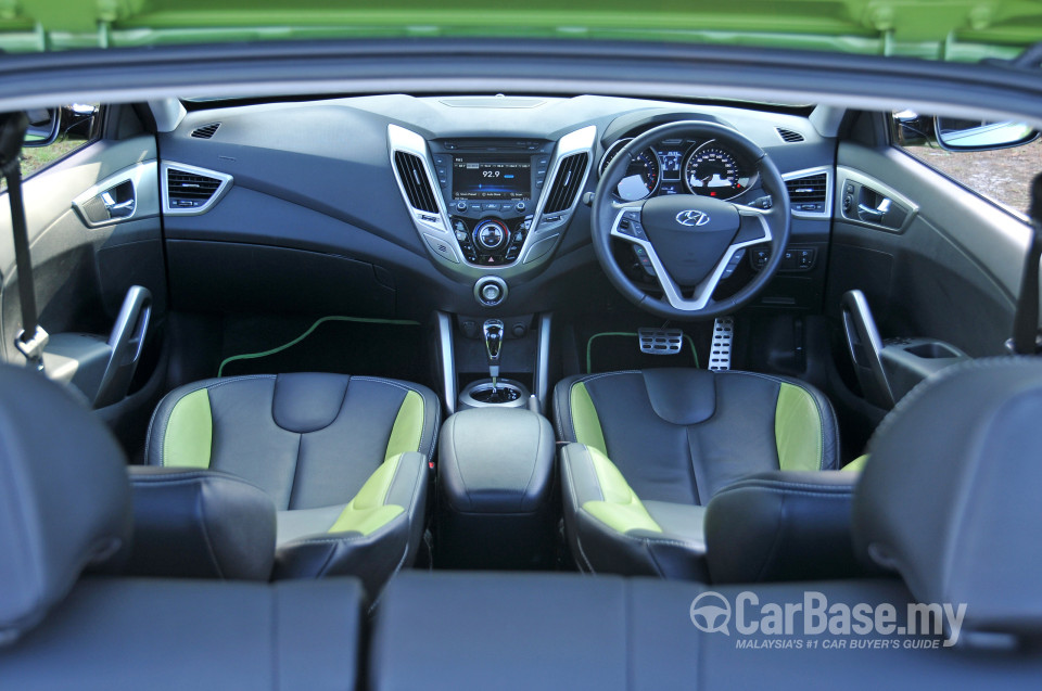 Hyundai Veloster Mk1  (2012) Interior