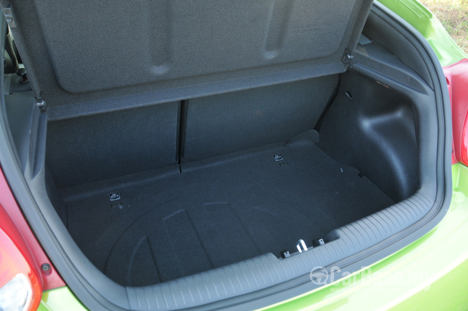 Hyundai Veloster Mk1  (2012) Interior