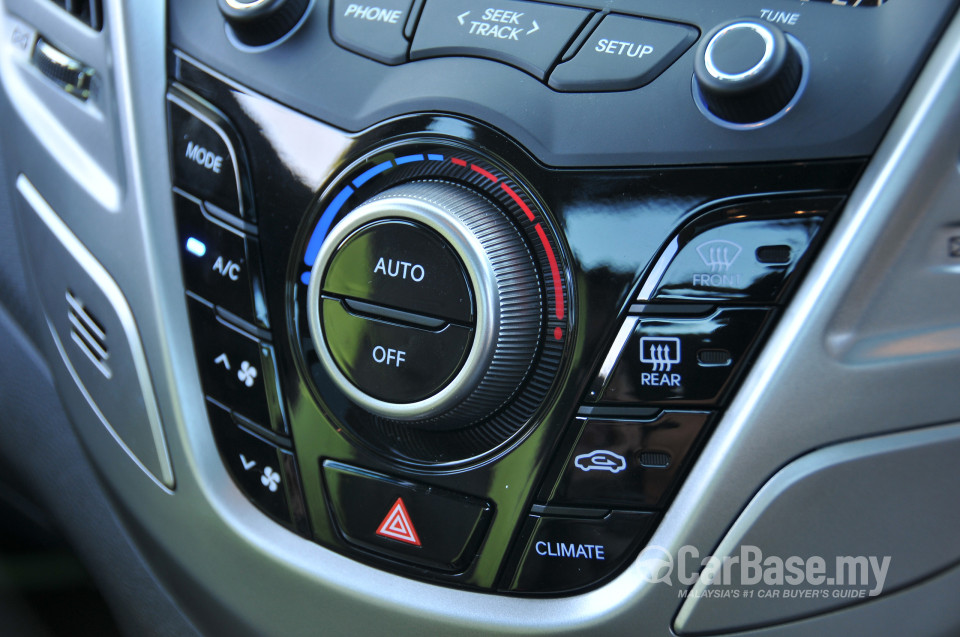 Hyundai Veloster Mk1  (2012) Interior