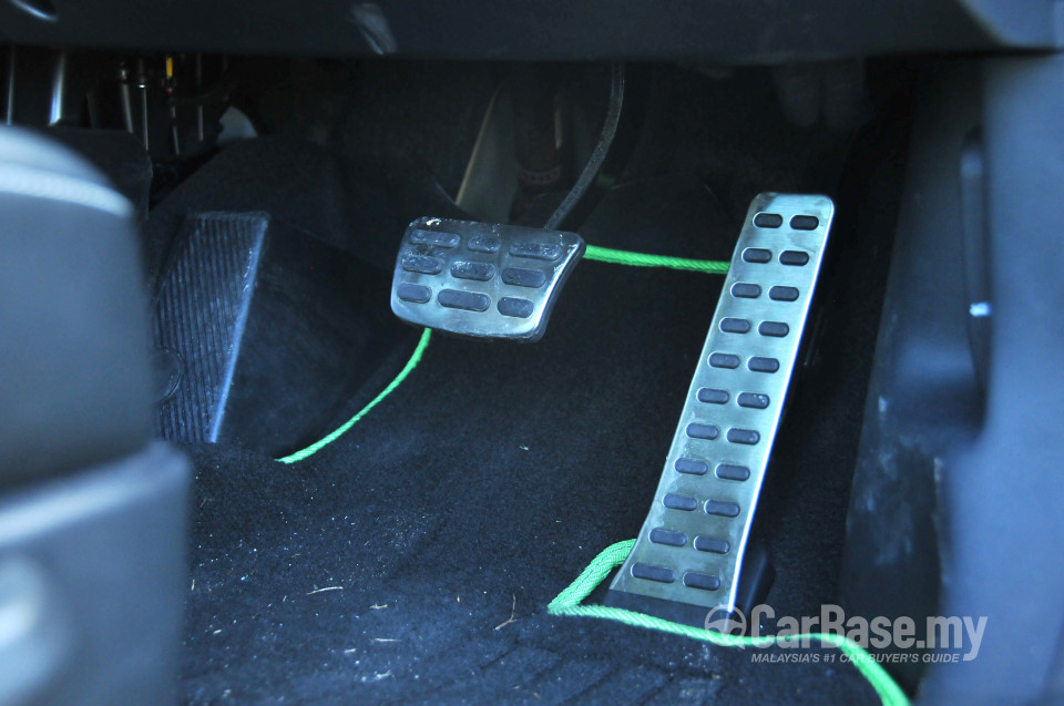 Hyundai Veloster Mk1  (2012) Interior