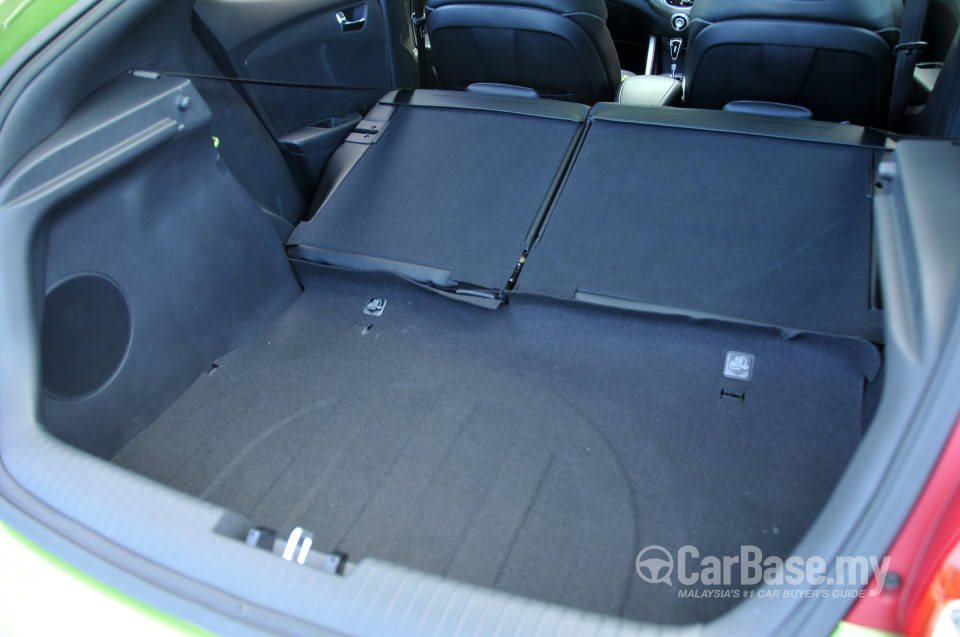 Hyundai Veloster Mk1 Facelift (2015) Interior
