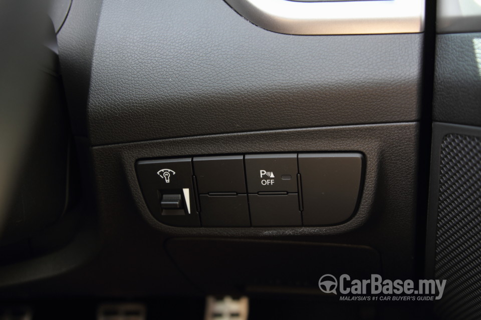 Hyundai Veloster Mk1  (2012) Interior