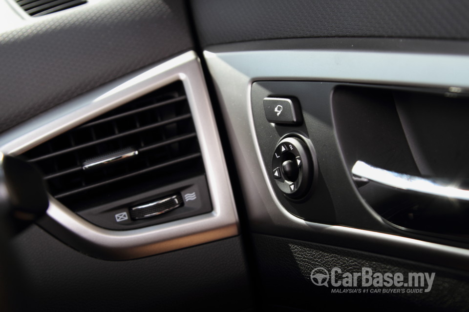 Hyundai Veloster Mk1  (2012) Interior
