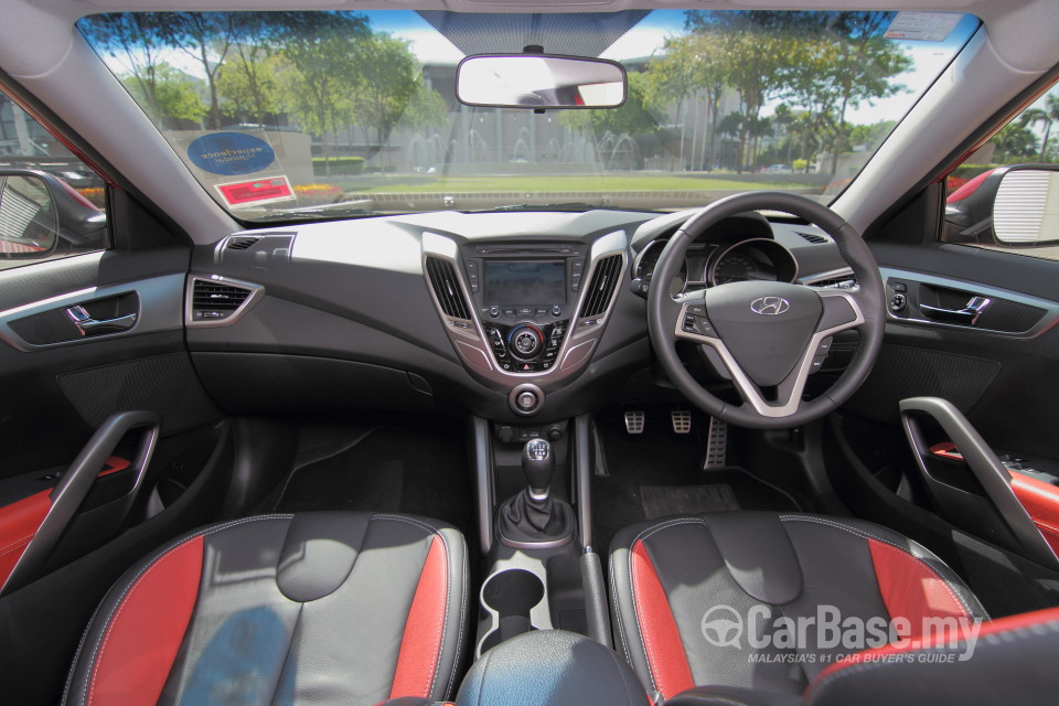 Hyundai Veloster Mk1  (2012) Interior