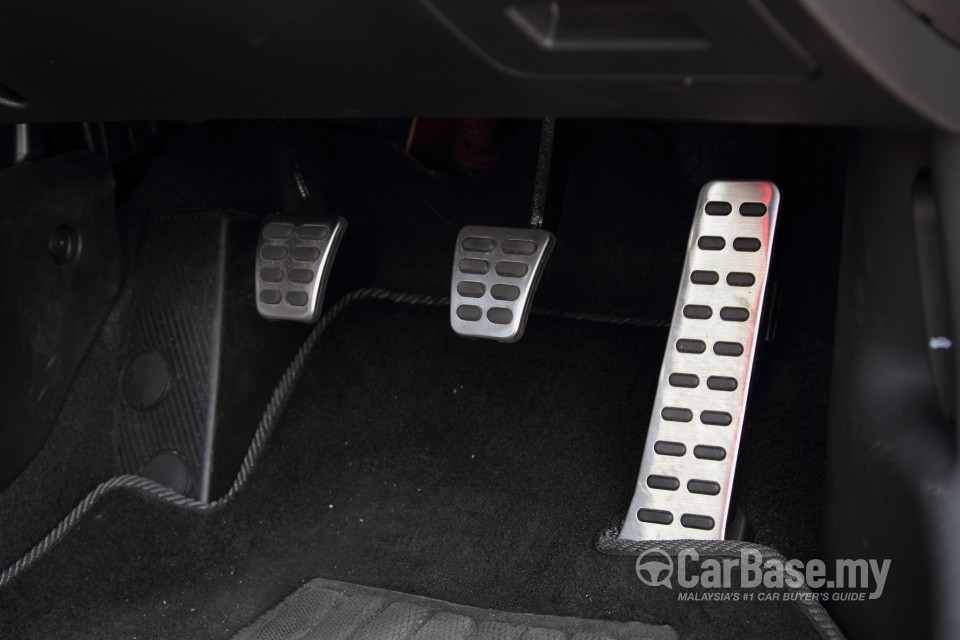 Hyundai Veloster Mk1  (2012) Interior