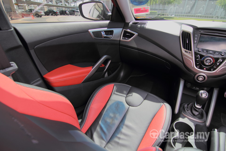 Hyundai Veloster Mk1  (2012) Interior