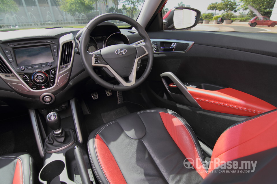 Hyundai Veloster Mk1  (2012) Interior