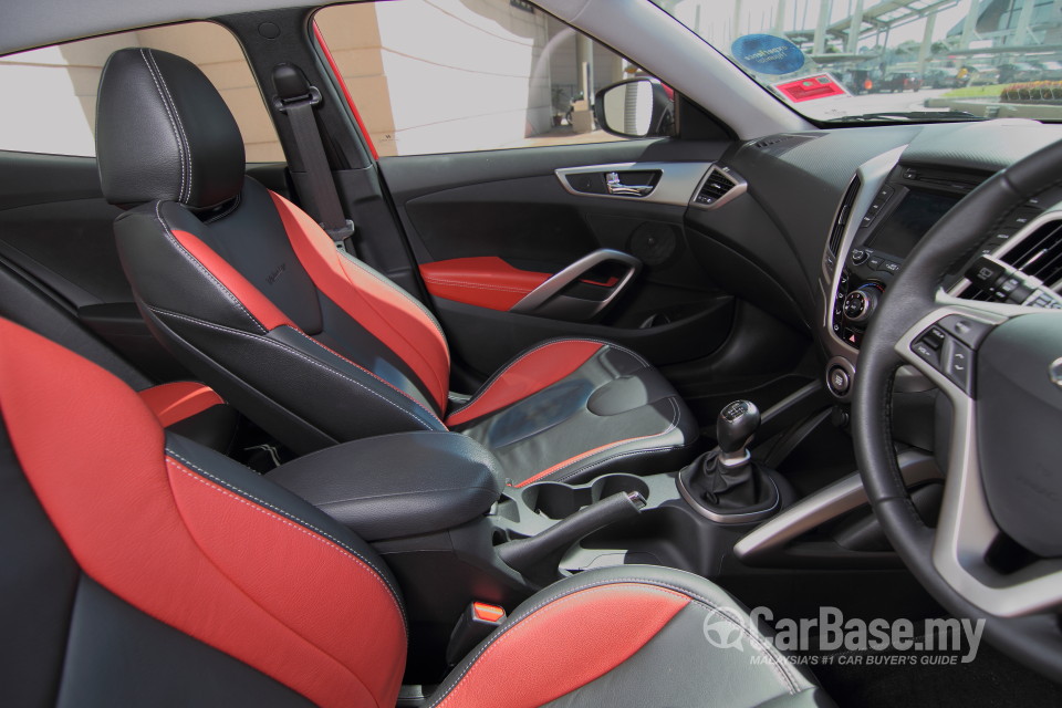 Hyundai Veloster Mk1  (2012) Interior