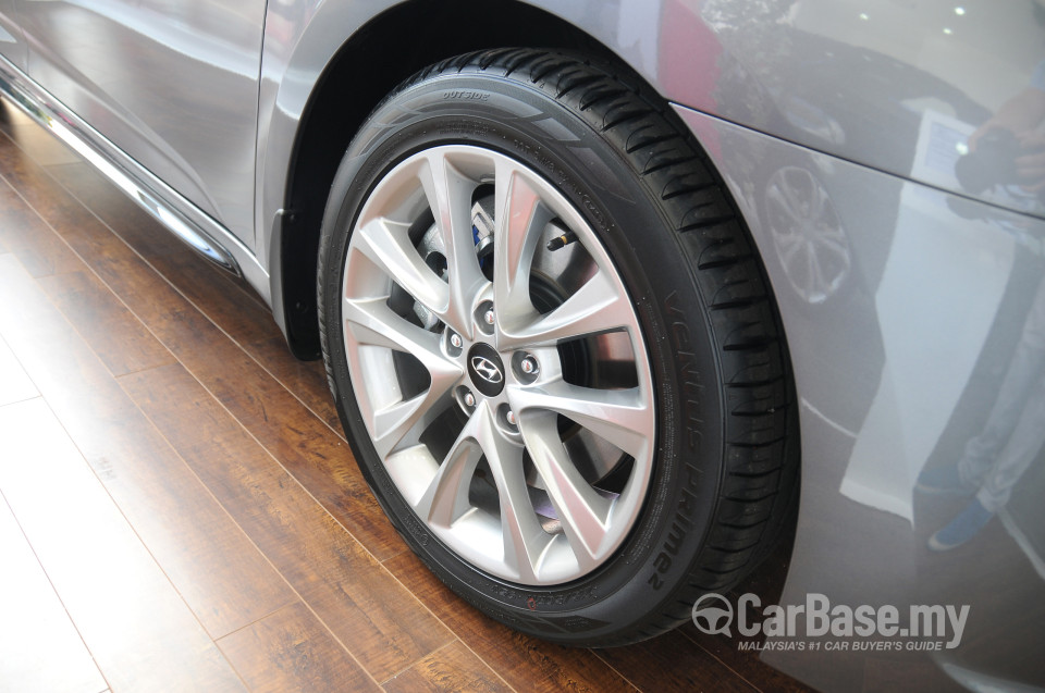 Hyundai i40 Tourer VF (2013) Exterior