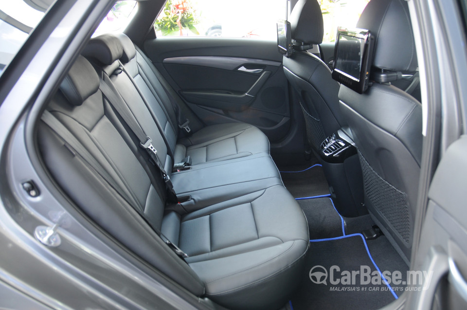 Hyundai i40 Tourer VF (2013) Interior