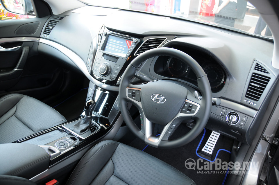 Hyundai i40 Tourer VF (2013) Interior