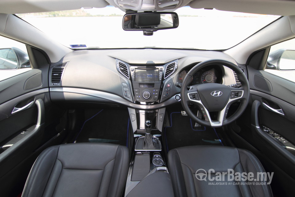 Hyundai i40 Tourer VF (2013) Interior