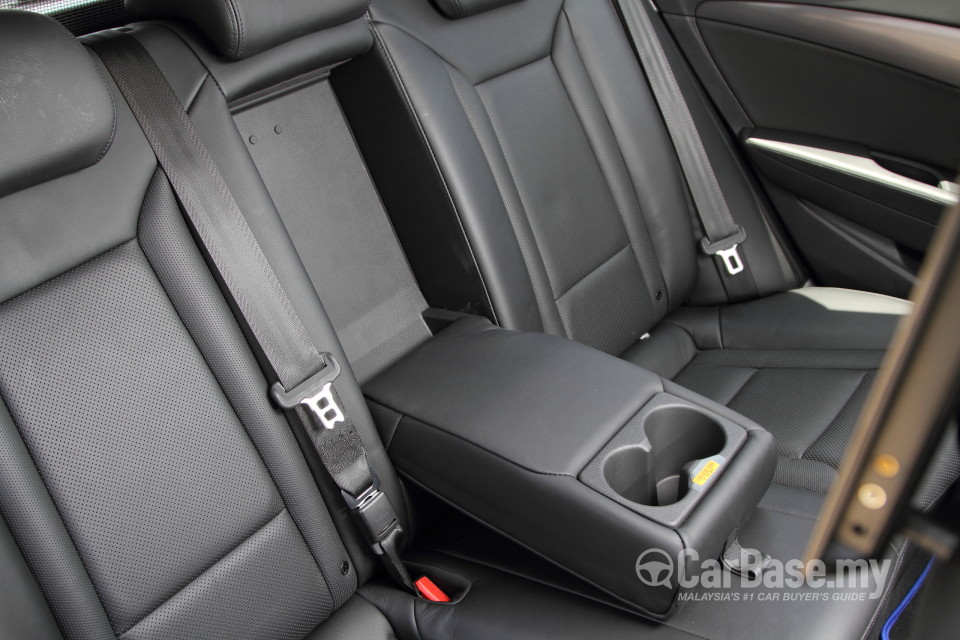 Hyundai i40 Tourer VF (2013) Interior