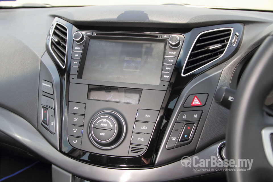 Hyundai i40 Tourer VF (2013) Interior