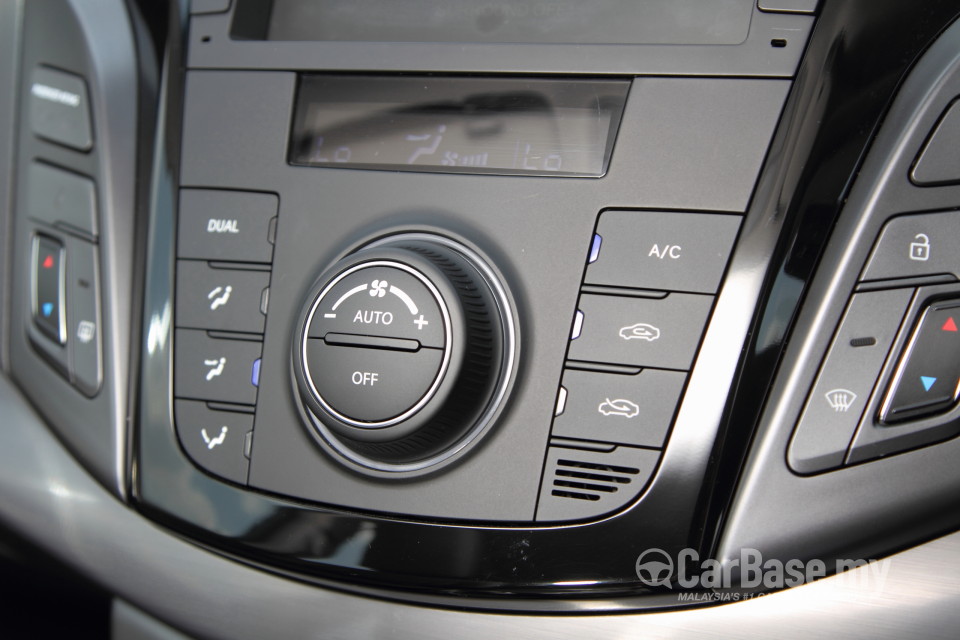 Hyundai i40 Tourer VF (2013) Interior