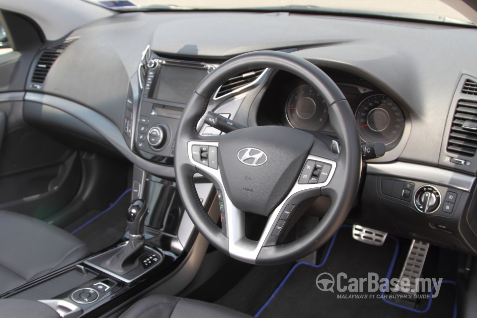Hyundai i40 Tourer VF (2013) Interior