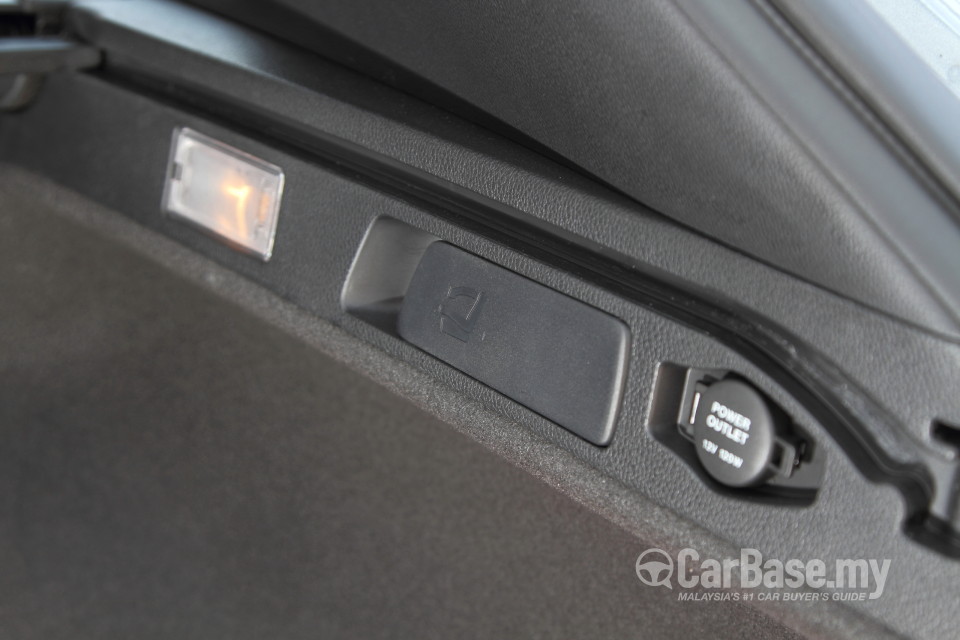 Hyundai i40 Tourer VF (2013) Interior
