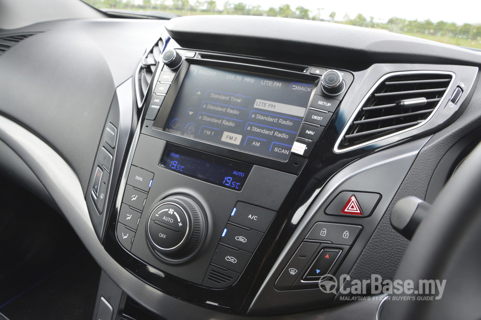 Hyundai i40 Tourer VF (2013) Interior