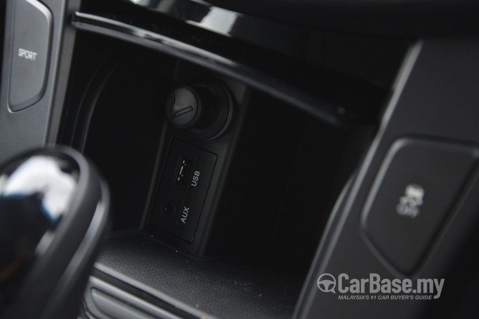 Hyundai i40 Tourer VF (2013) Interior