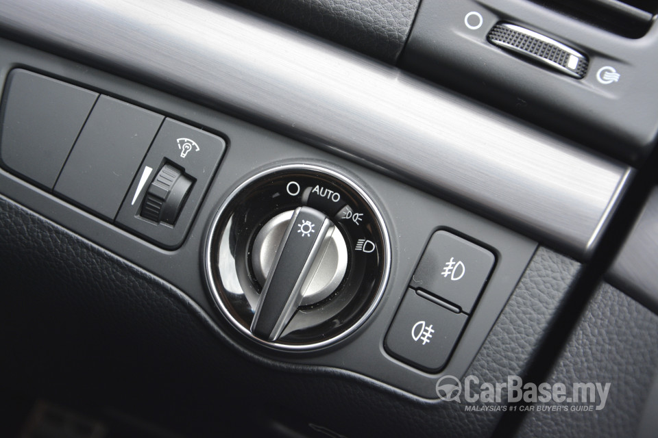 Hyundai i40 Tourer VF (2013) Interior