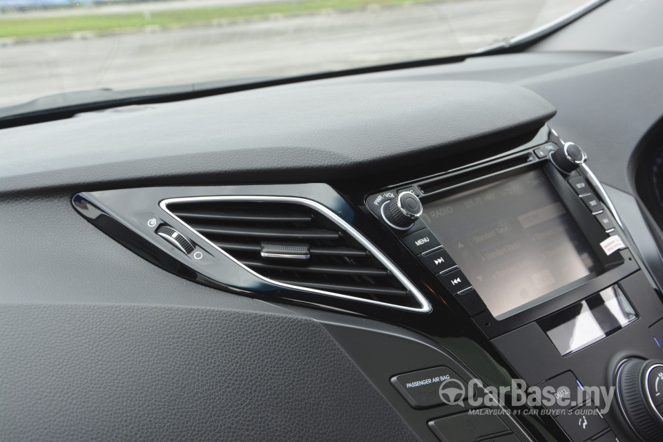 Hyundai i40 Tourer VF (2013) Interior