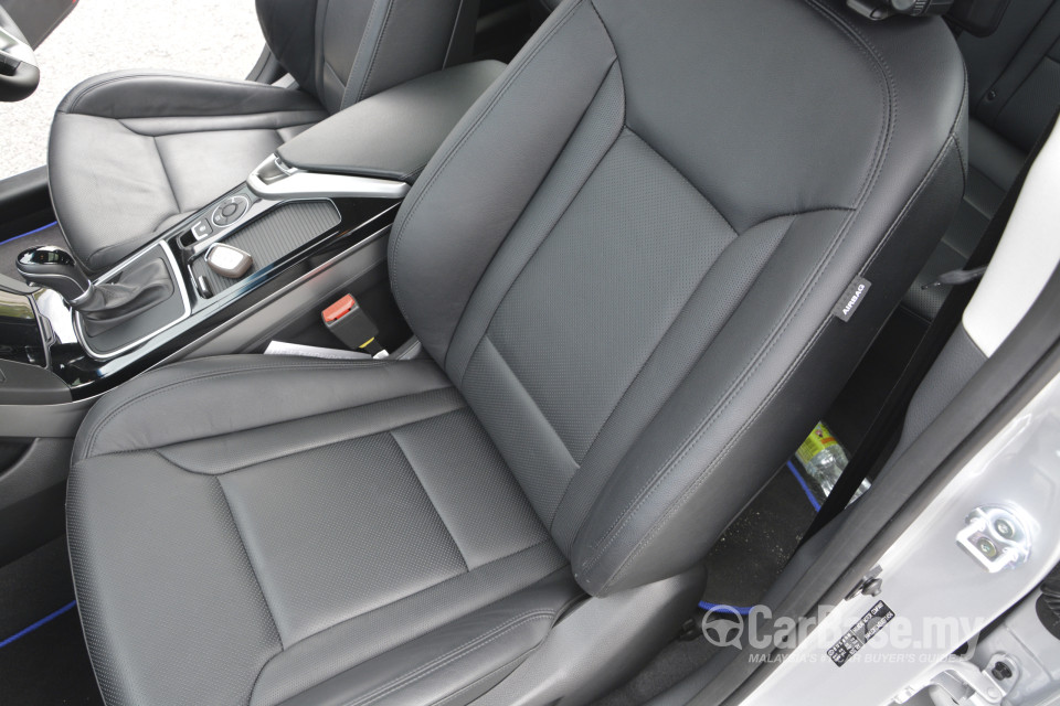 Hyundai i40 Tourer VF (2013) Interior