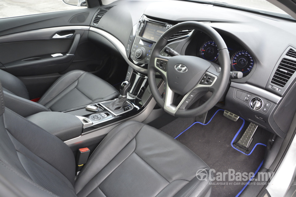 Hyundai i40 Tourer VF (2013) Interior