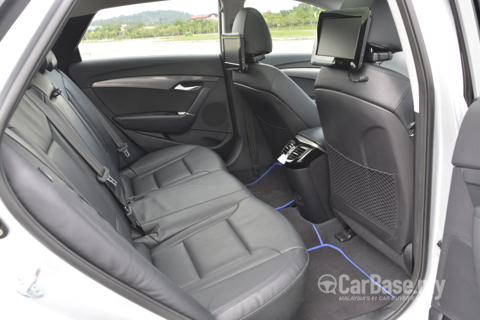 Hyundai i40 Tourer VF (2013) Interior