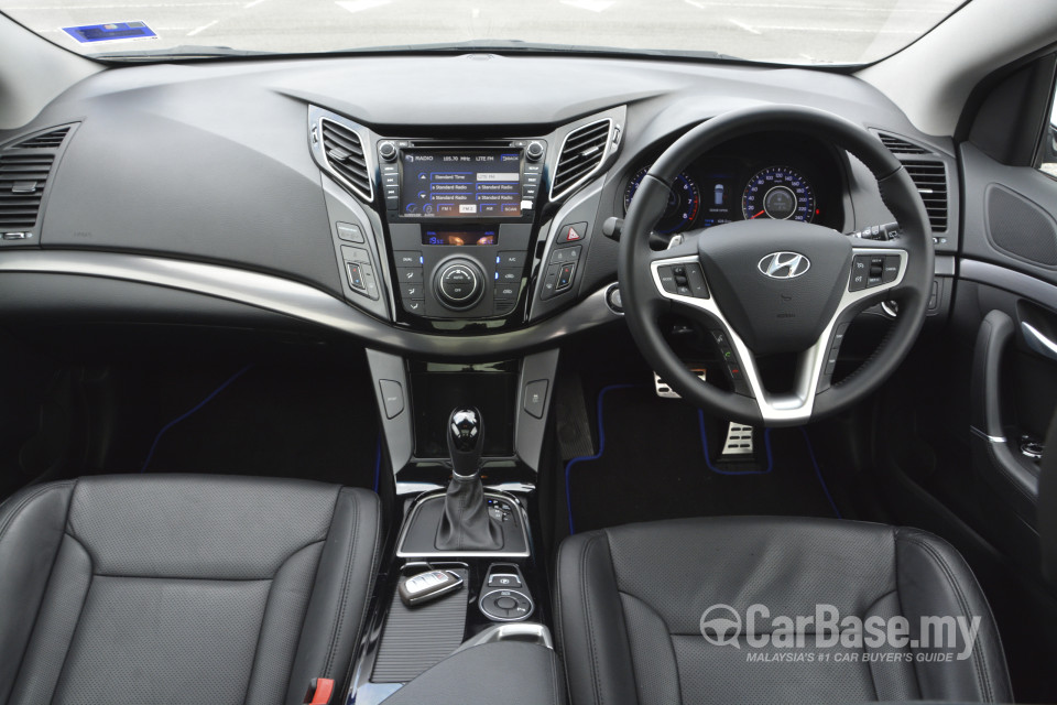 Hyundai i40 Tourer VF (2013) Interior