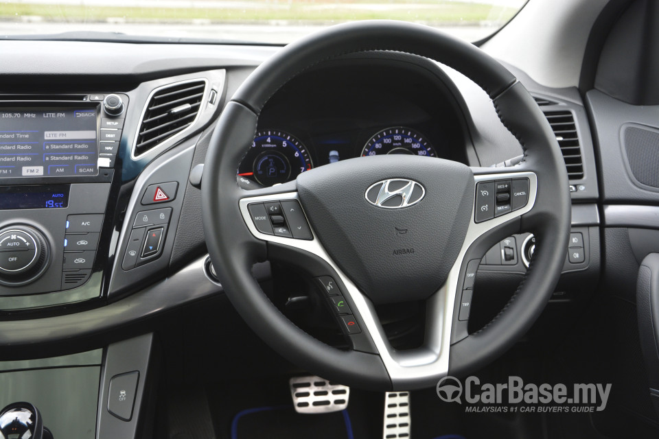 Hyundai i40 Tourer VF (2013) Interior
