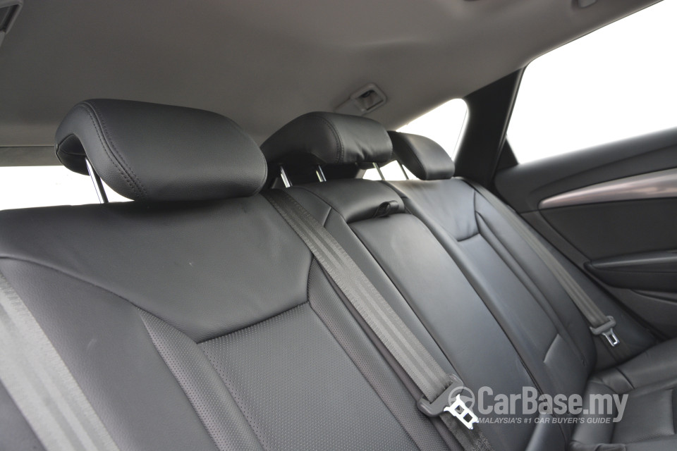 Hyundai i40 Tourer VF (2013) Interior