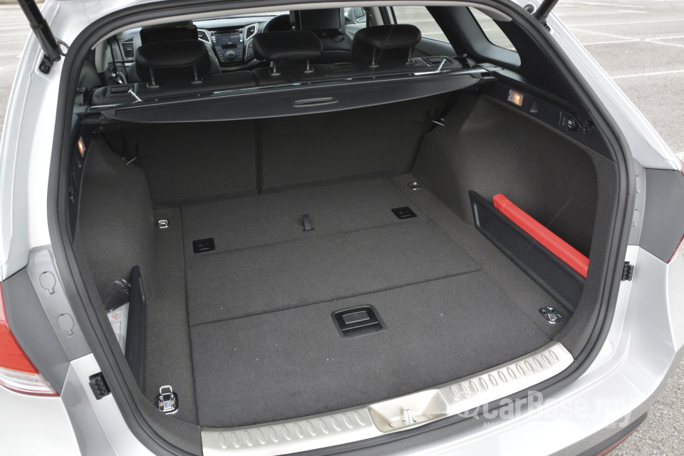 Hyundai i40 Tourer VF (2013) Interior