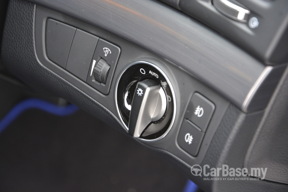 Hyundai i40 Tourer VF (2013) Interior