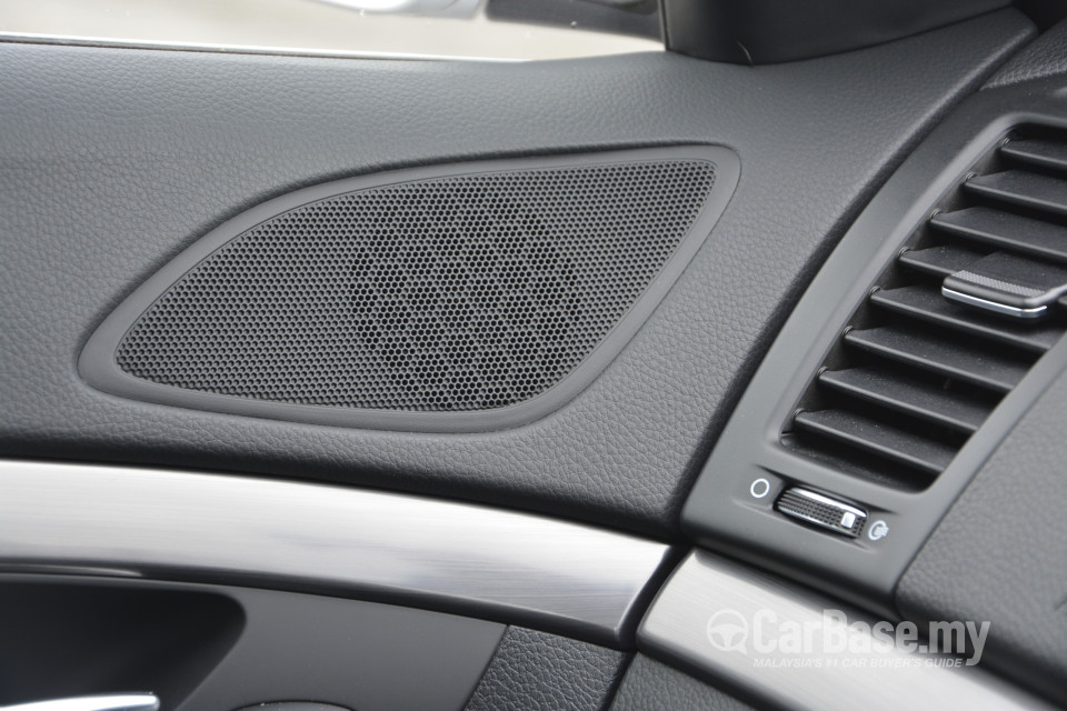 Hyundai i40 Tourer VF (2013) Interior