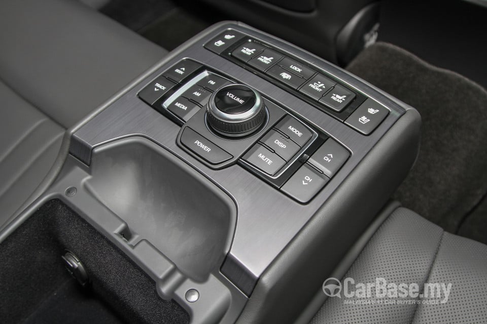 Hyundai Genesis DH (2015) Interior
