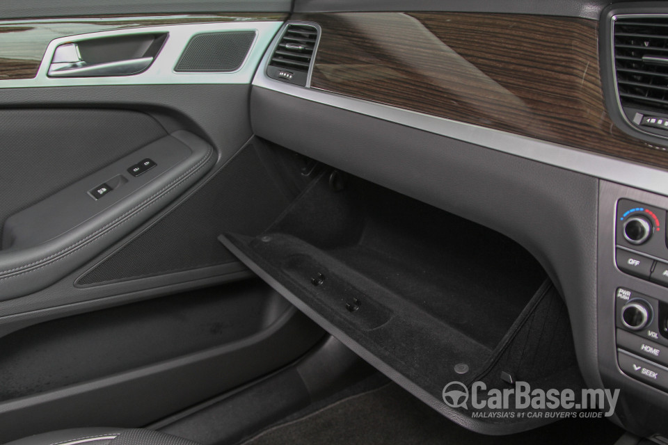 Hyundai Genesis DH (2015) Interior