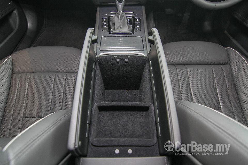 Hyundai Genesis DH (2015) Interior