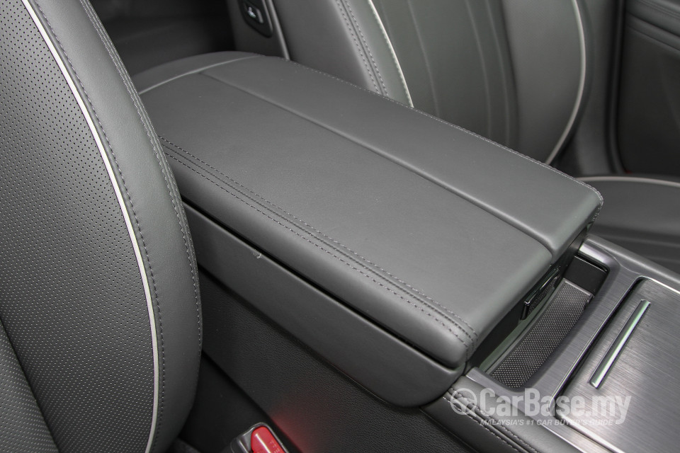 Hyundai Genesis DH (2015) Interior