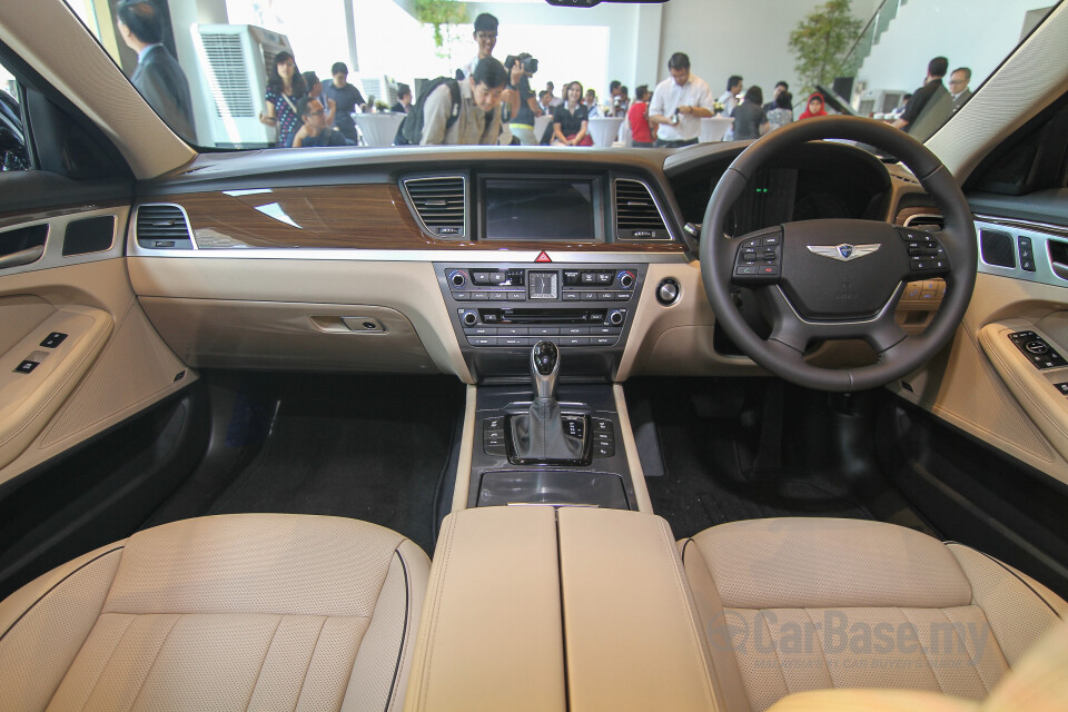 Nissan Navara D23 Facelift (2021) Interior