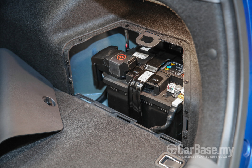 Hyundai Ioniq AE (2016) Interior