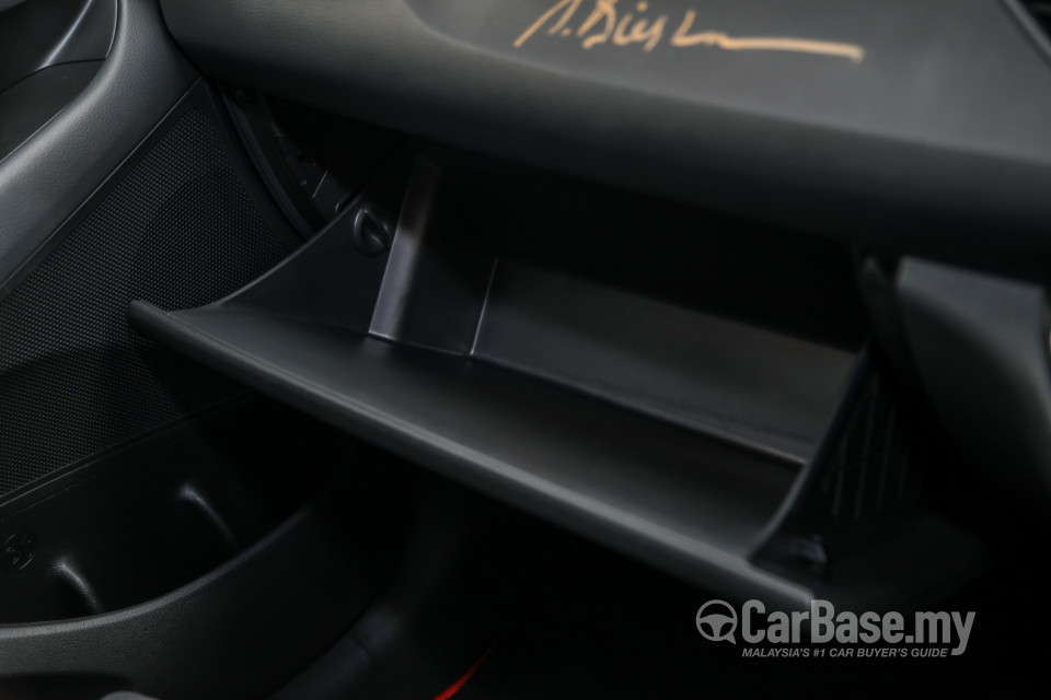 Hyundai i30 N PD (2019) Interior